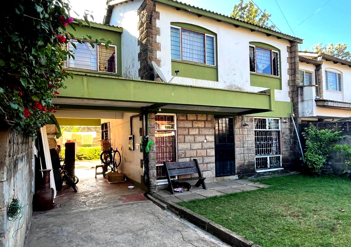 3BR Townhouse with DSQ in Gated Community - Ngumo