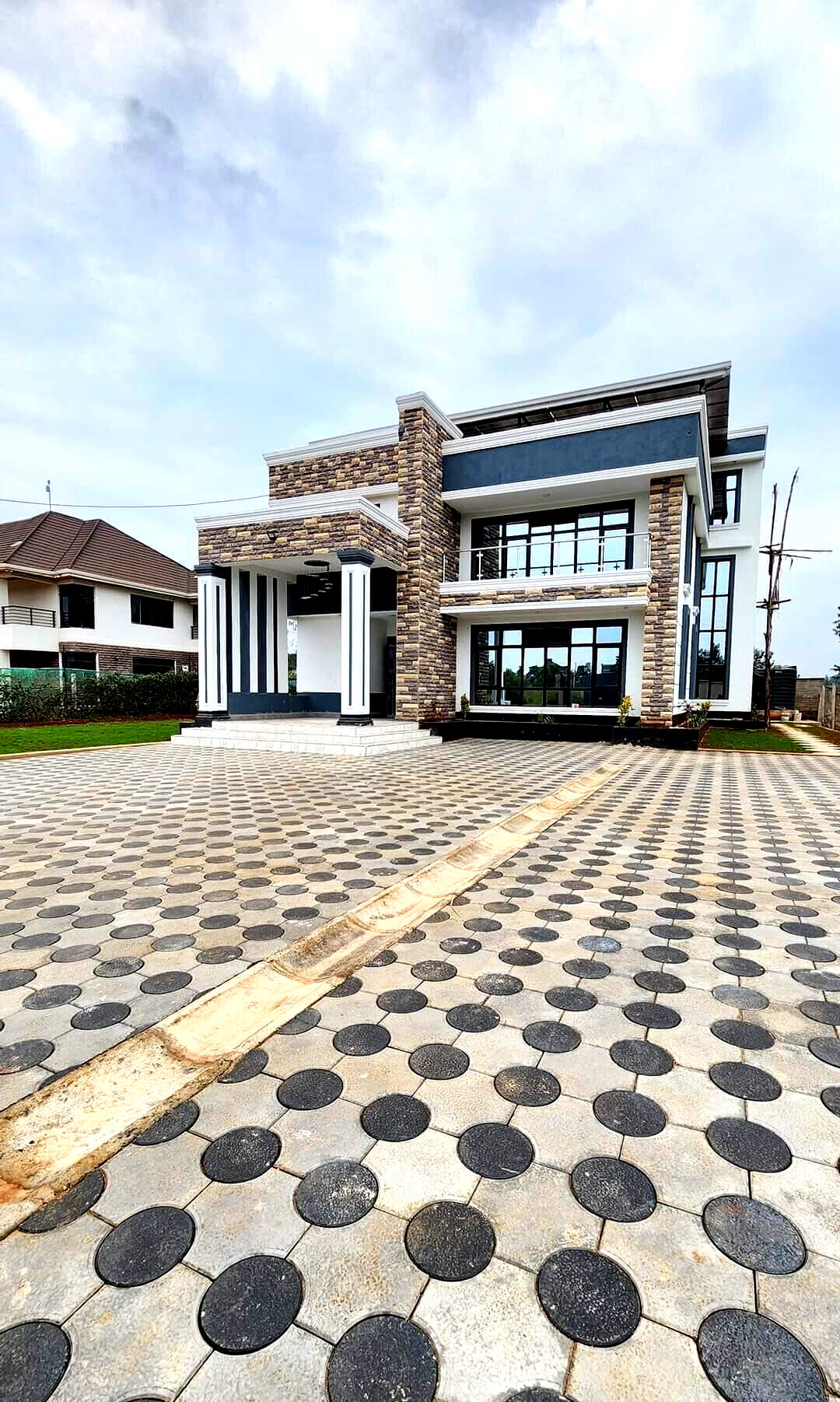 5BR All-Ensuite Townhouse with Rooftop Terrace & Ready Title - Ruiru