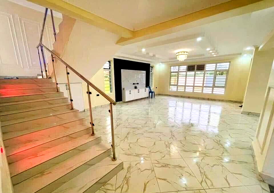 5BR All-Ensuite Townhouse with Rooftop Terrace & Ready Title - Ruiru
