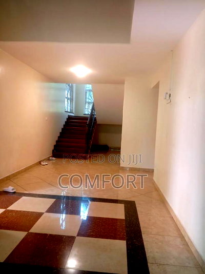 5bdrm Mansion in Lavington Green for rent - Image 15