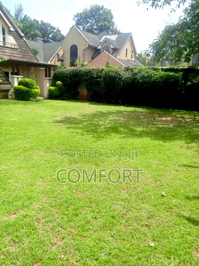 5bdrm Mansion in Lavington Green for rent - Image 3