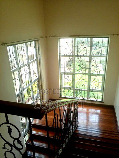 5bdrm Mansion in Lavington Green for rent - Image 5