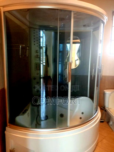 5bdrm Mansion in Lavington Green for rent - Image 9