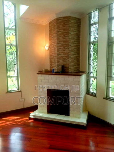 5bdrm Mansion in Lavington Green for rent - Image 16