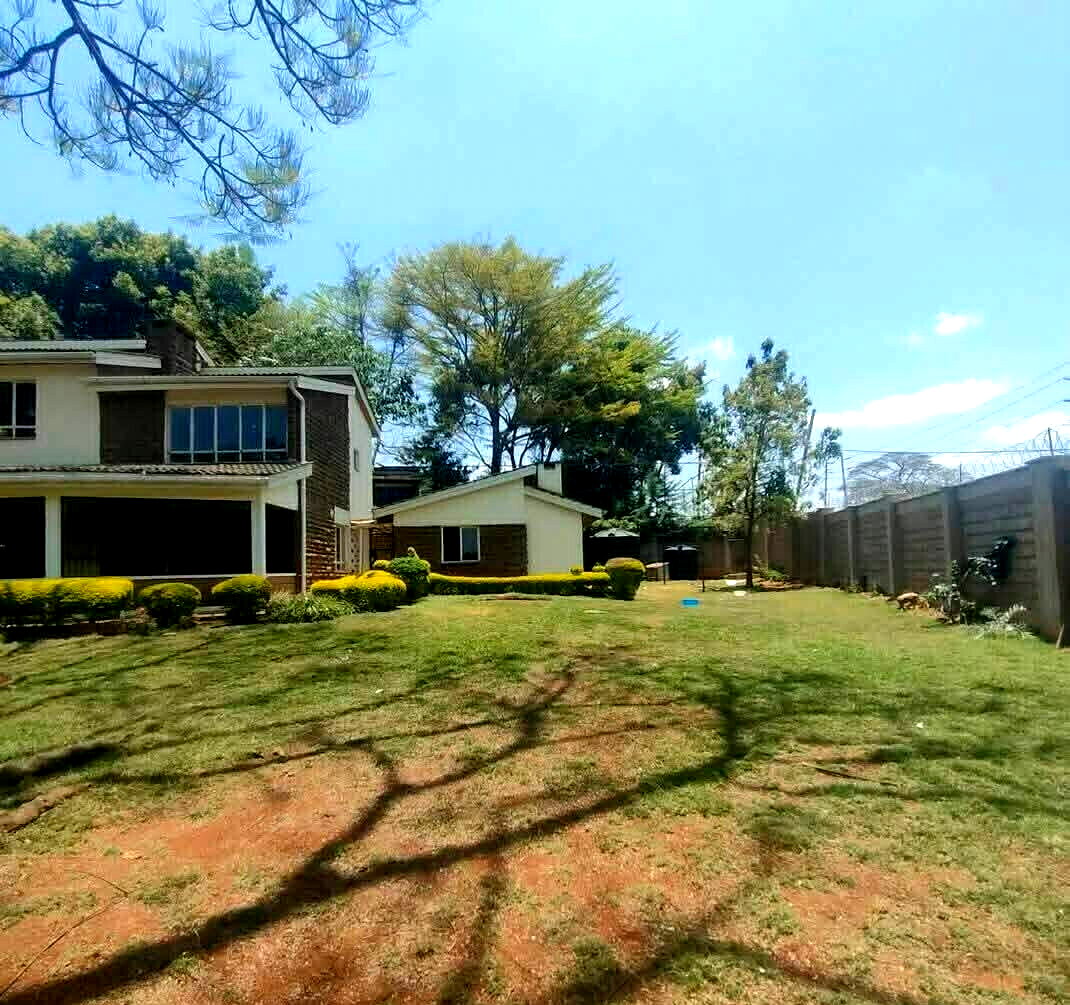 4-Ensuite Home with Fireplace & DSQ on Half-Acre - Thigiri