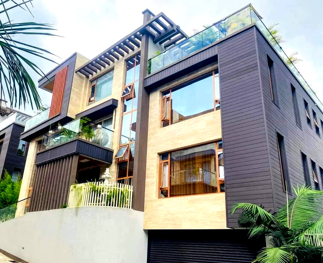 6-Ensuite Townhouse with Panic Room & Smart Curtains - Lavington