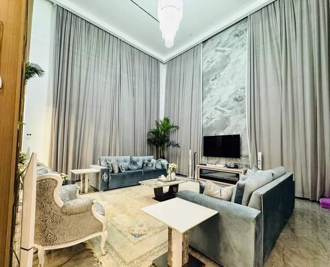 6-Ensuite Townhouse with Panic Room & Smart Curtains - Lavington
