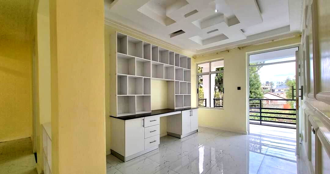 3BR Townhouse with Electric Fireplace & Study - Olkeri, Ngong