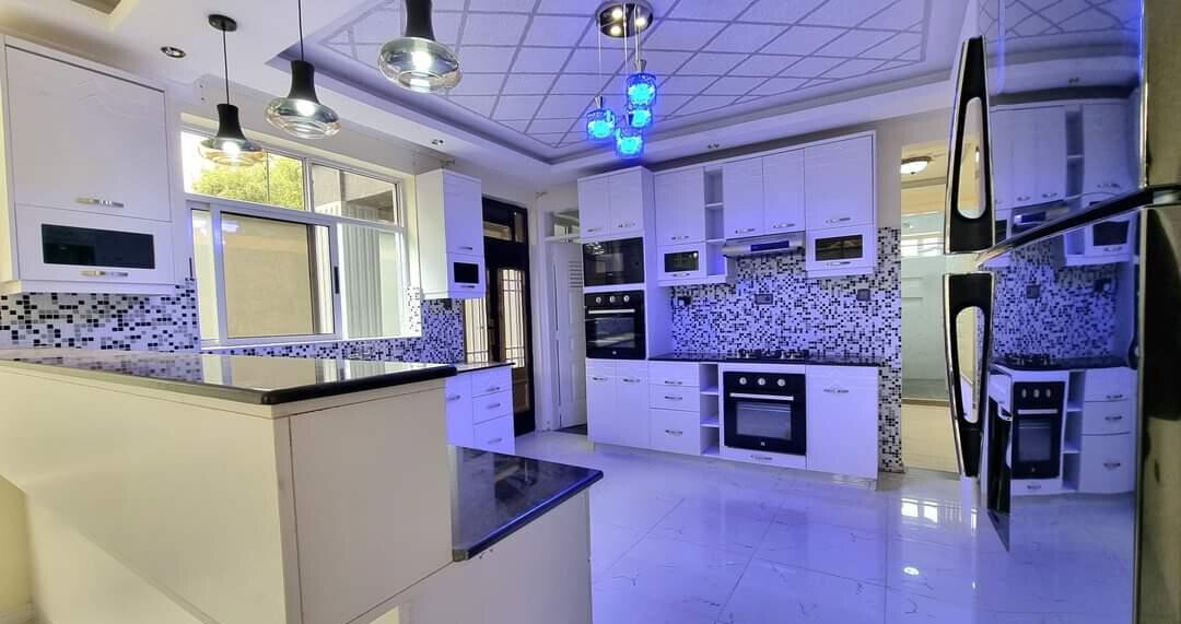 3BR Townhouse with Electric Fireplace & Study - Olkeri, Ngong