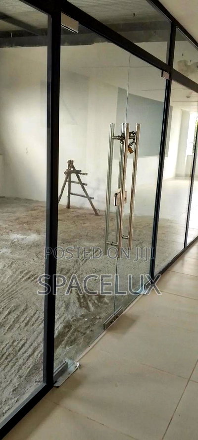Clean Modern Mall Shops - Image 4