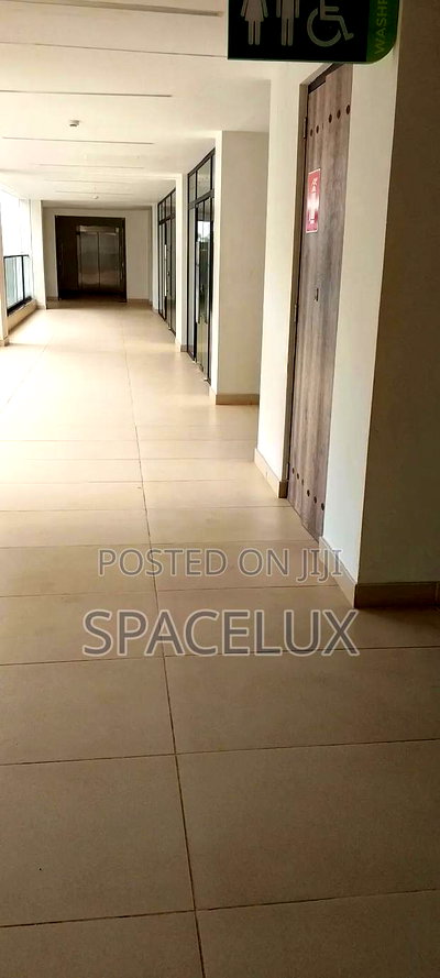 Clean Modern Mall Shops - Image 5