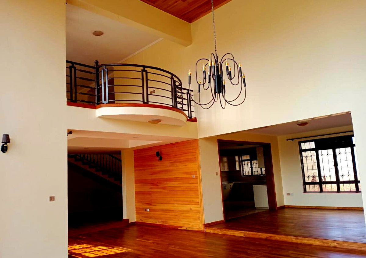 5BR Townhouse with Study & Fireplace - Runda