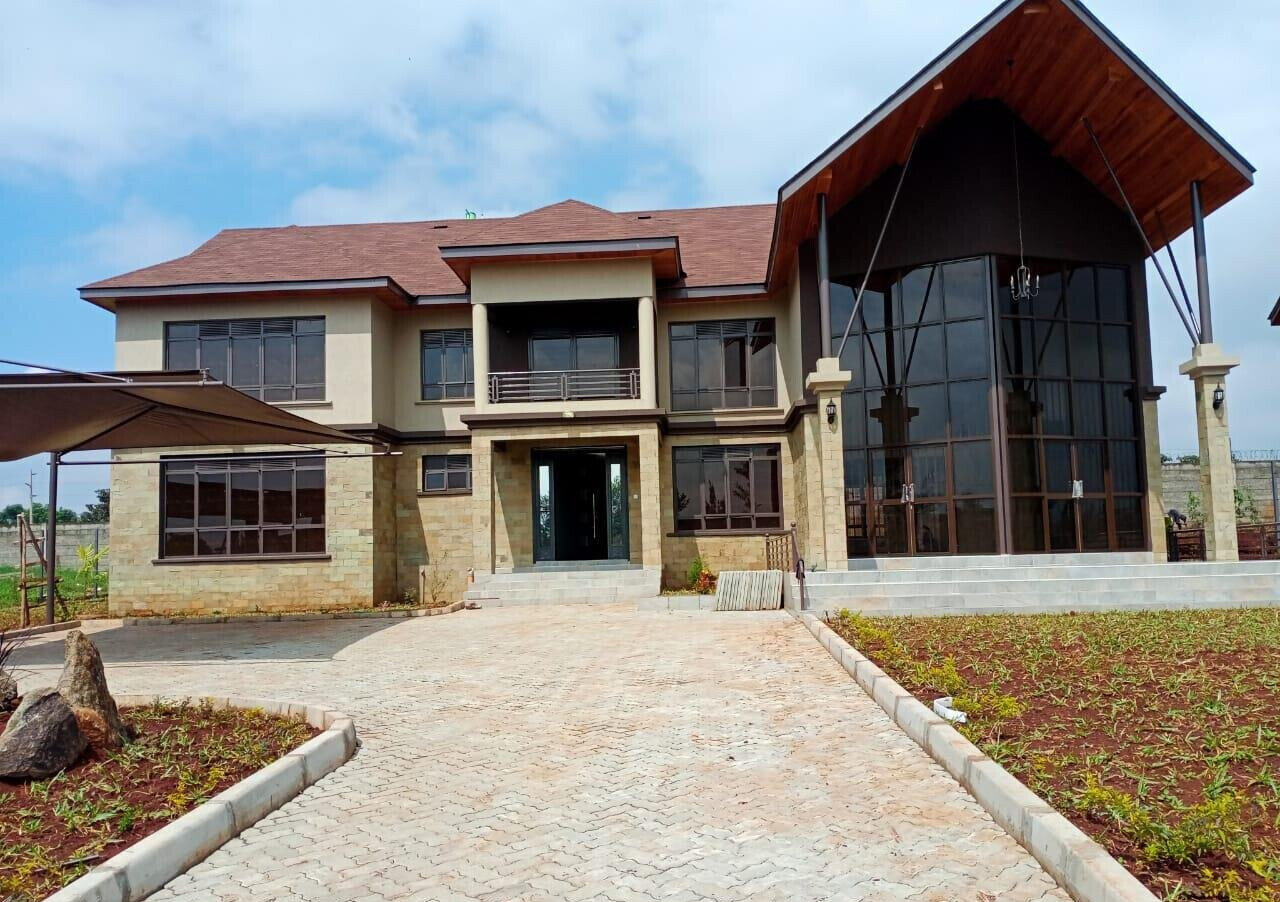 5BR Townhouse with Study & Fireplace - Runda