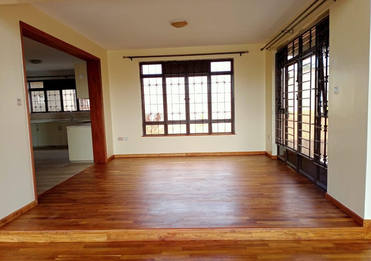 5BR Townhouse with Study & Fireplace - Runda