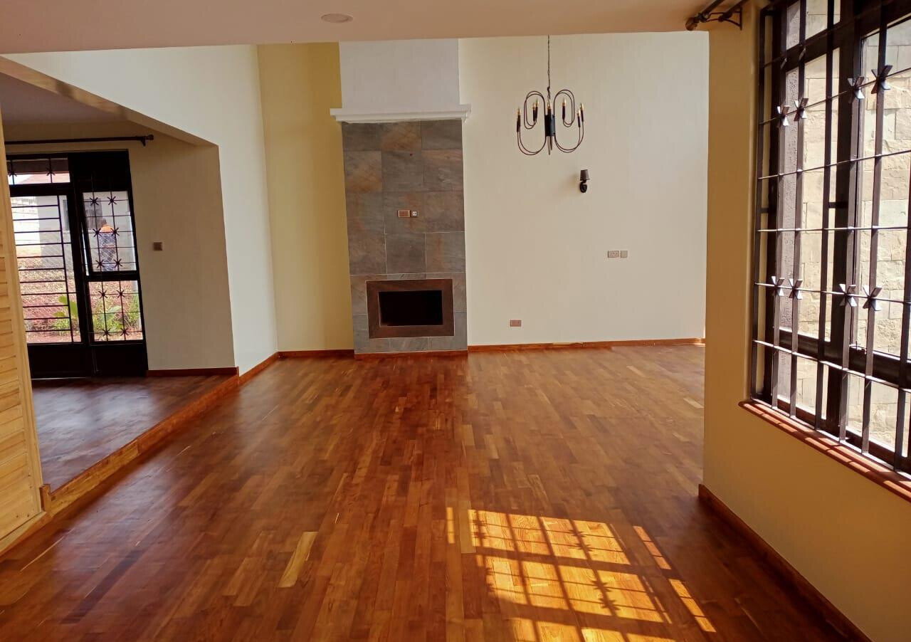 5BR Townhouse with Study & Fireplace - Runda