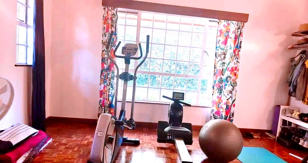 5-Ensuite Townhouse with Home Office & Pool Access - Lower Kabete