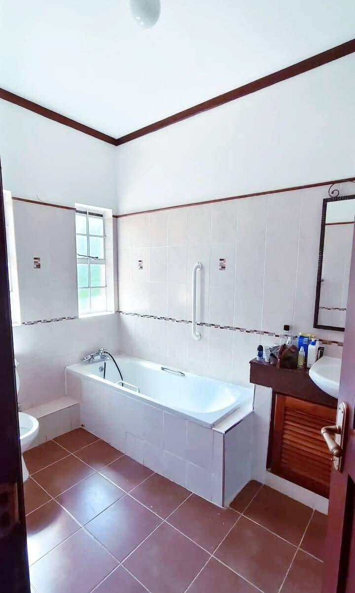 5-Ensuite Townhouse with Home Office & Pool Access - Lower Kabete