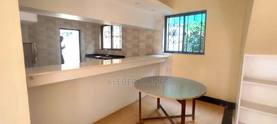 5bdrm Villa in Lavington for sale - Image 2