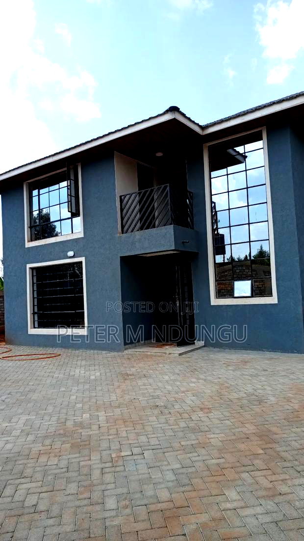 4bdrm Maisonette in Gachororo for sale
