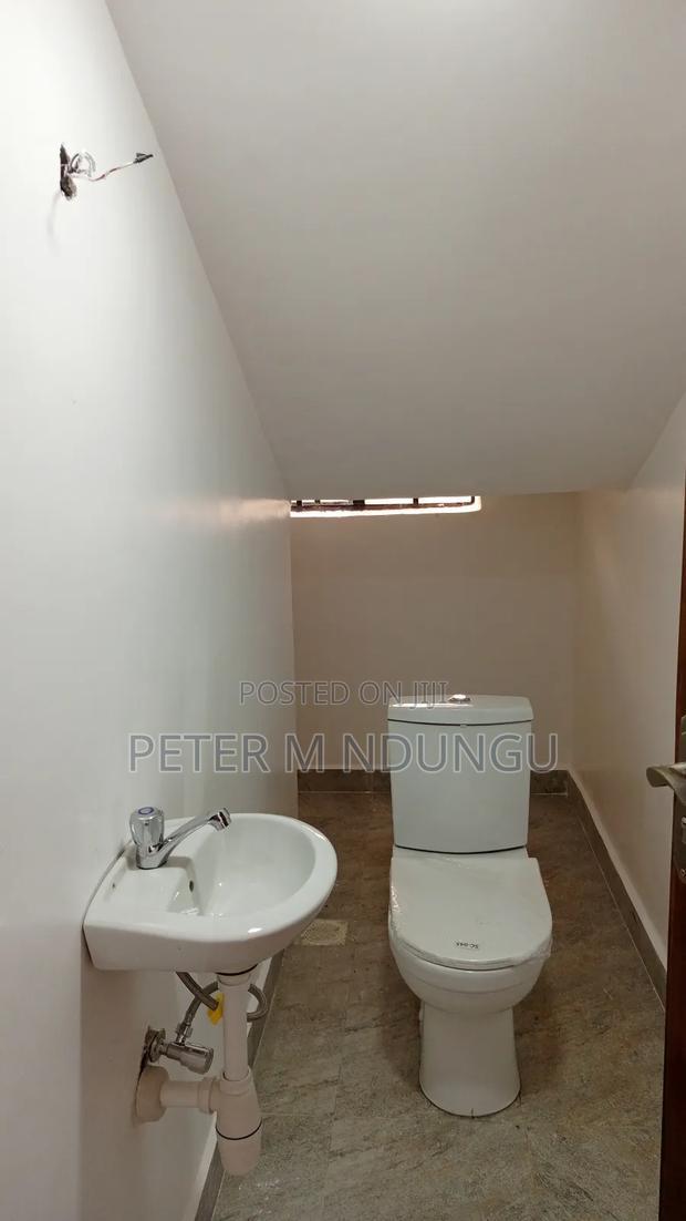 4bdrm Maisonette in Gachororo for sale