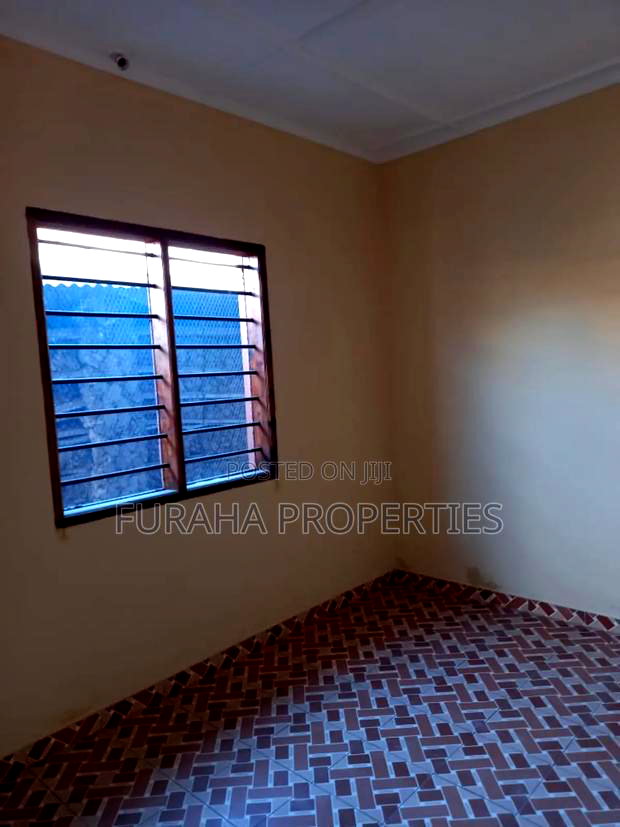 1bdrm Bedsitter in Kiembeni for rent