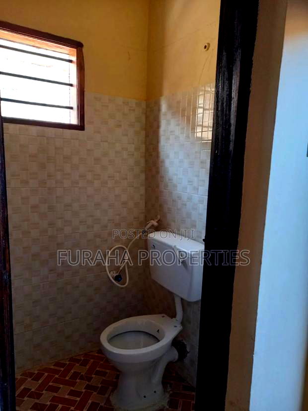 1bdrm Bedsitter in Kiembeni for rent