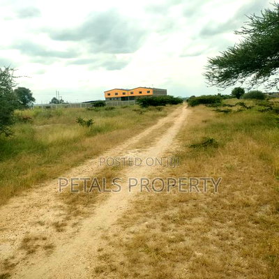 Prime 180 Acres for Sale in Isinya Kajiado Highway - Image 6
