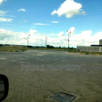 Prime 180 Acres for Sale in Isinya Kajiado Highway - Image 2