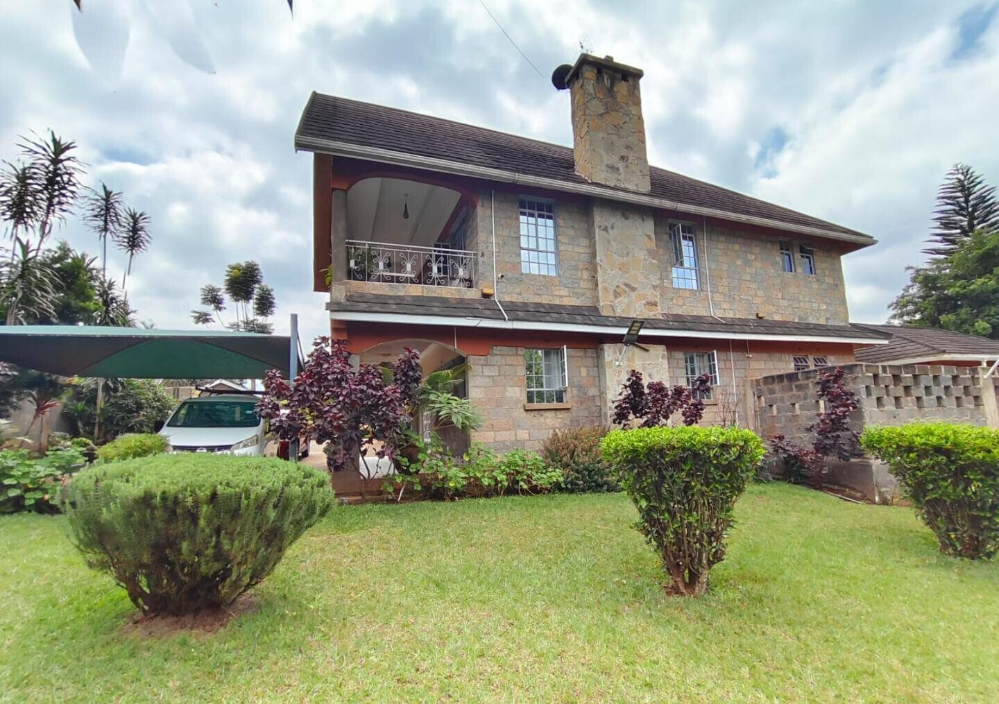 5 En-Suite Villa with Pool & Office on ½ Acre - Kitisuru