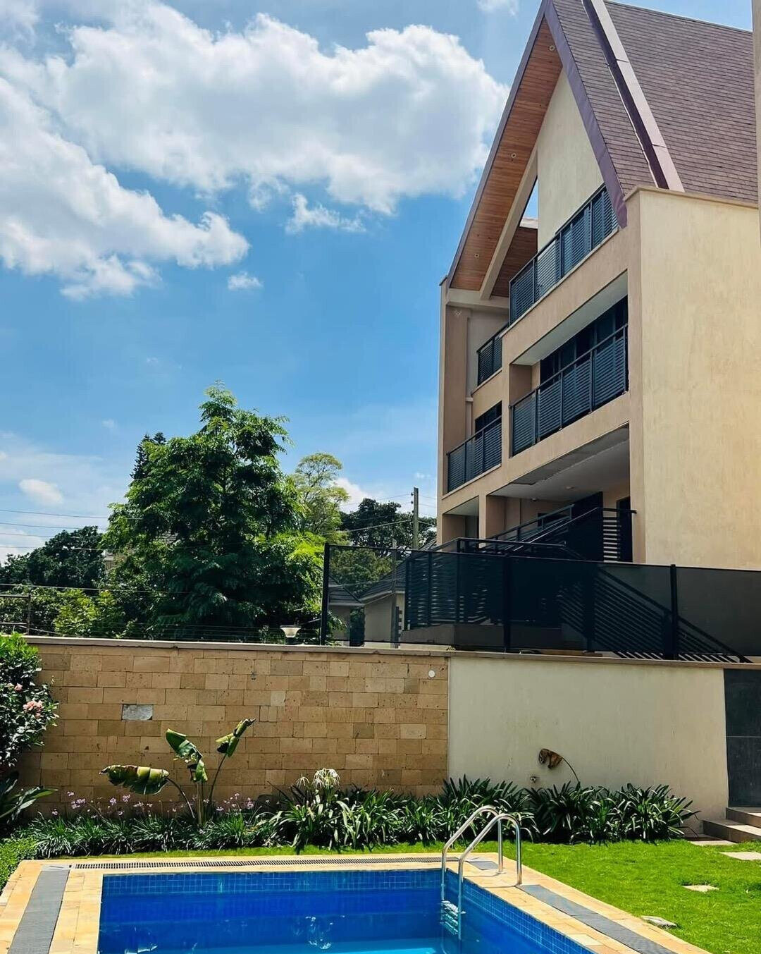 Smart House Villa with Lift, Gym & Pool - Lavington