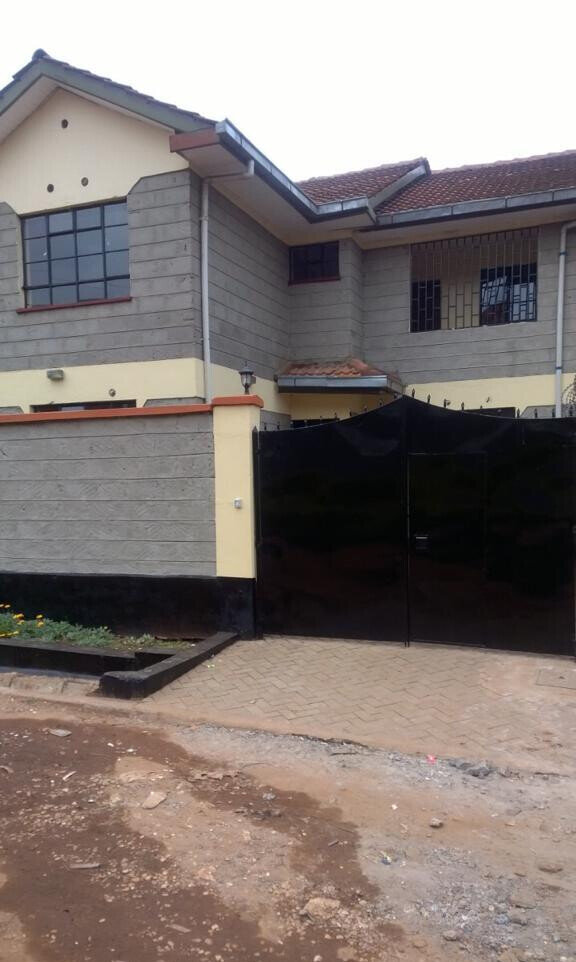 4BR Townhouse with DSQ & 2 Water Tanks – Langata
