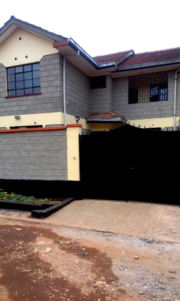 4BR Townhouse with DSQ & 2 Water Tanks – Langata