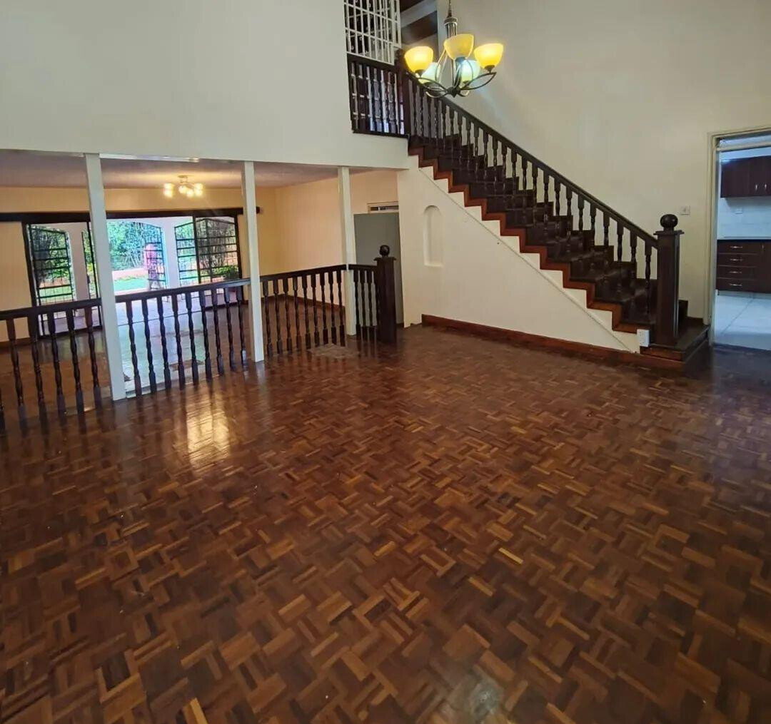 Corner Townhouse with Private Garden & DSQ - Kilimani