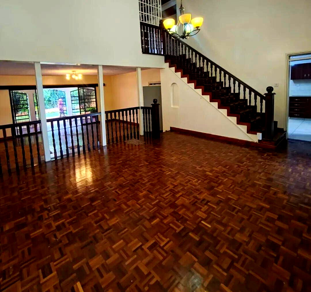 Corner Townhouse with Private Garden & DSQ - Kilimani