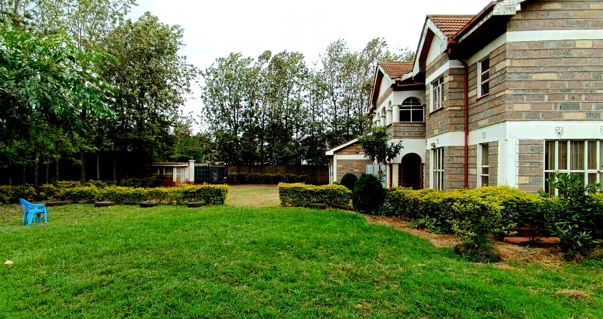 6-Ensuite Colonial Townhouse with Expansive Garden – Karen