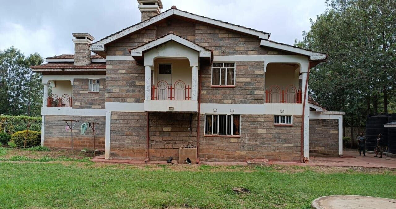 6-Ensuite Colonial Townhouse with Expansive Garden – Karen