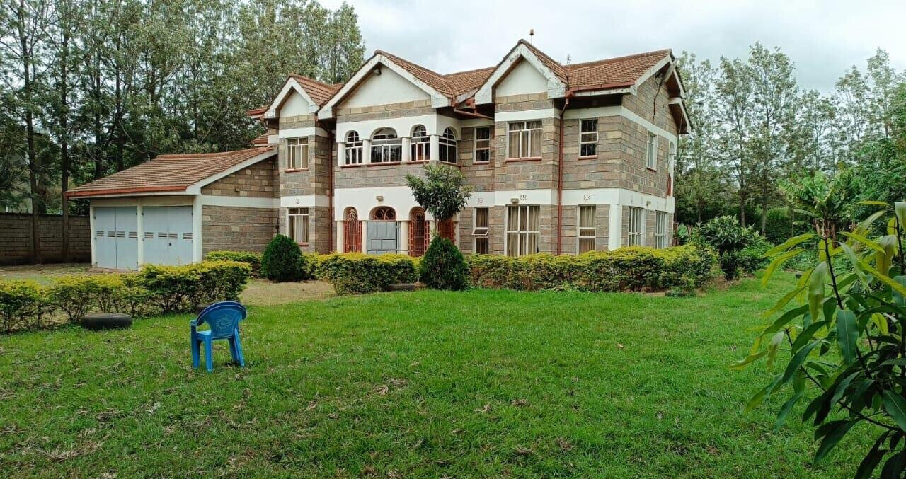6-Ensuite Colonial Townhouse with Expansive Garden – Karen