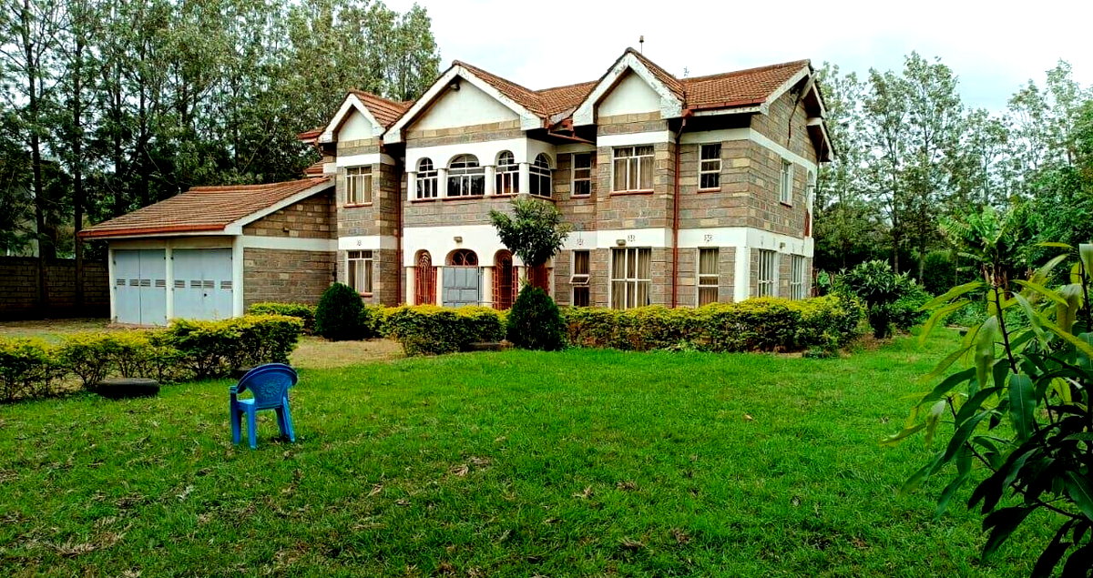 6-Ensuite Colonial Townhouse with Expansive Garden – Karen