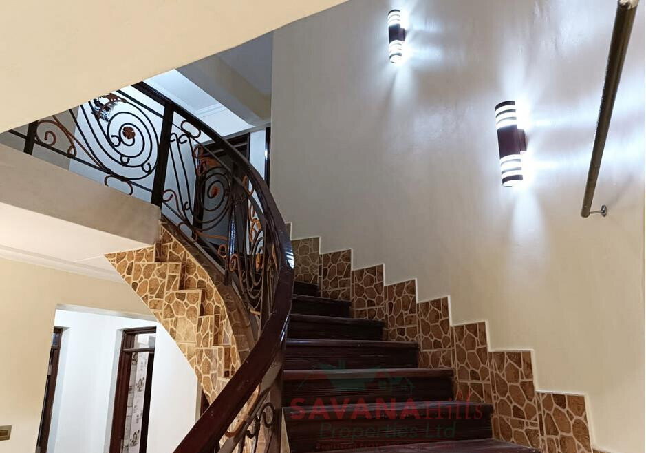 9-Bedroom Mansion on 0.25 Acre with Title Deed - Kitengela