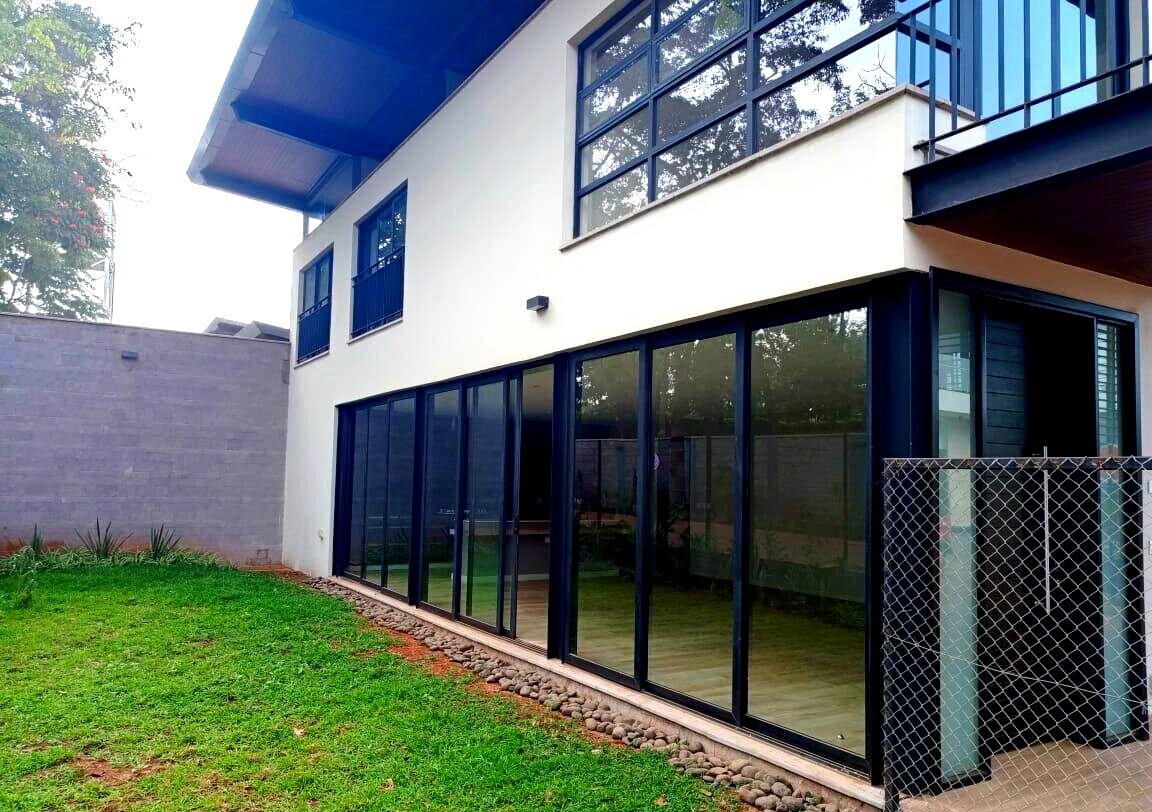 4BR All-Ensuite Townhouse with Residents' Lounge & Gym - Ridgeways