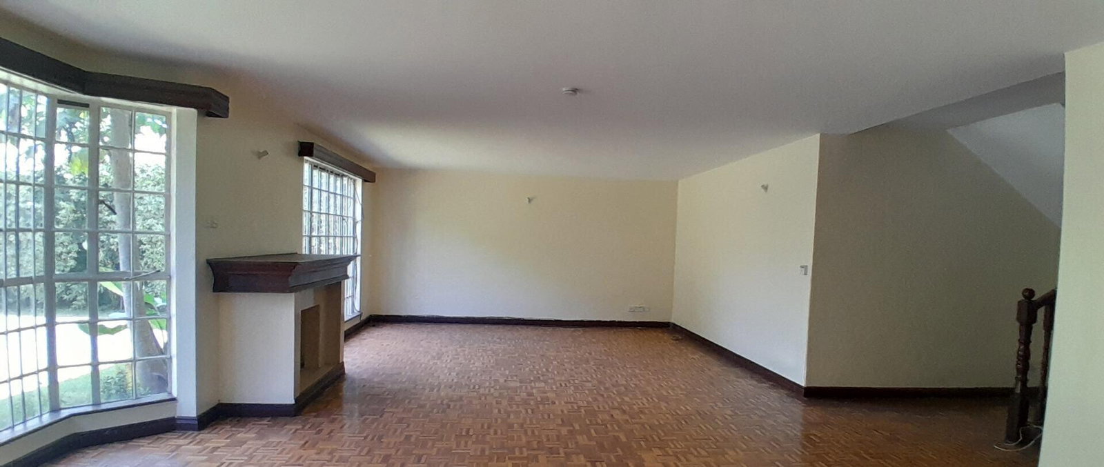 4-Bed Townhouse with Study & DSQ - Spring Valley