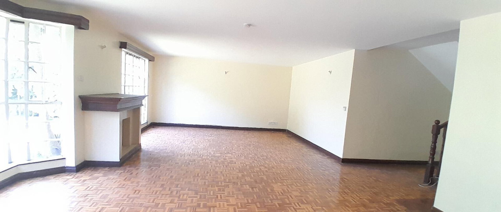 4-Bed Townhouse with Study & DSQ - Spring Valley
