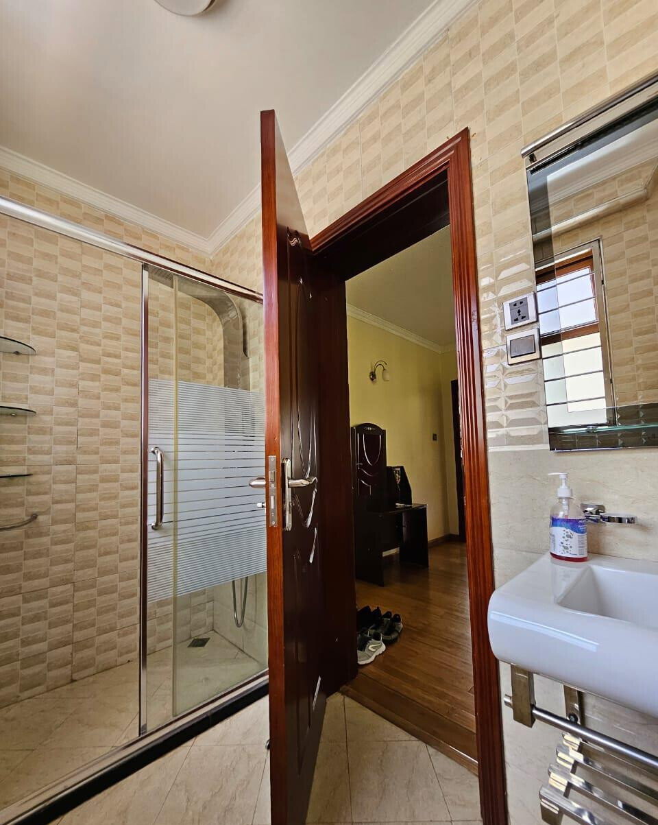 Algarve Villa with Jacuzzi & Electric Fireplace - Lavington