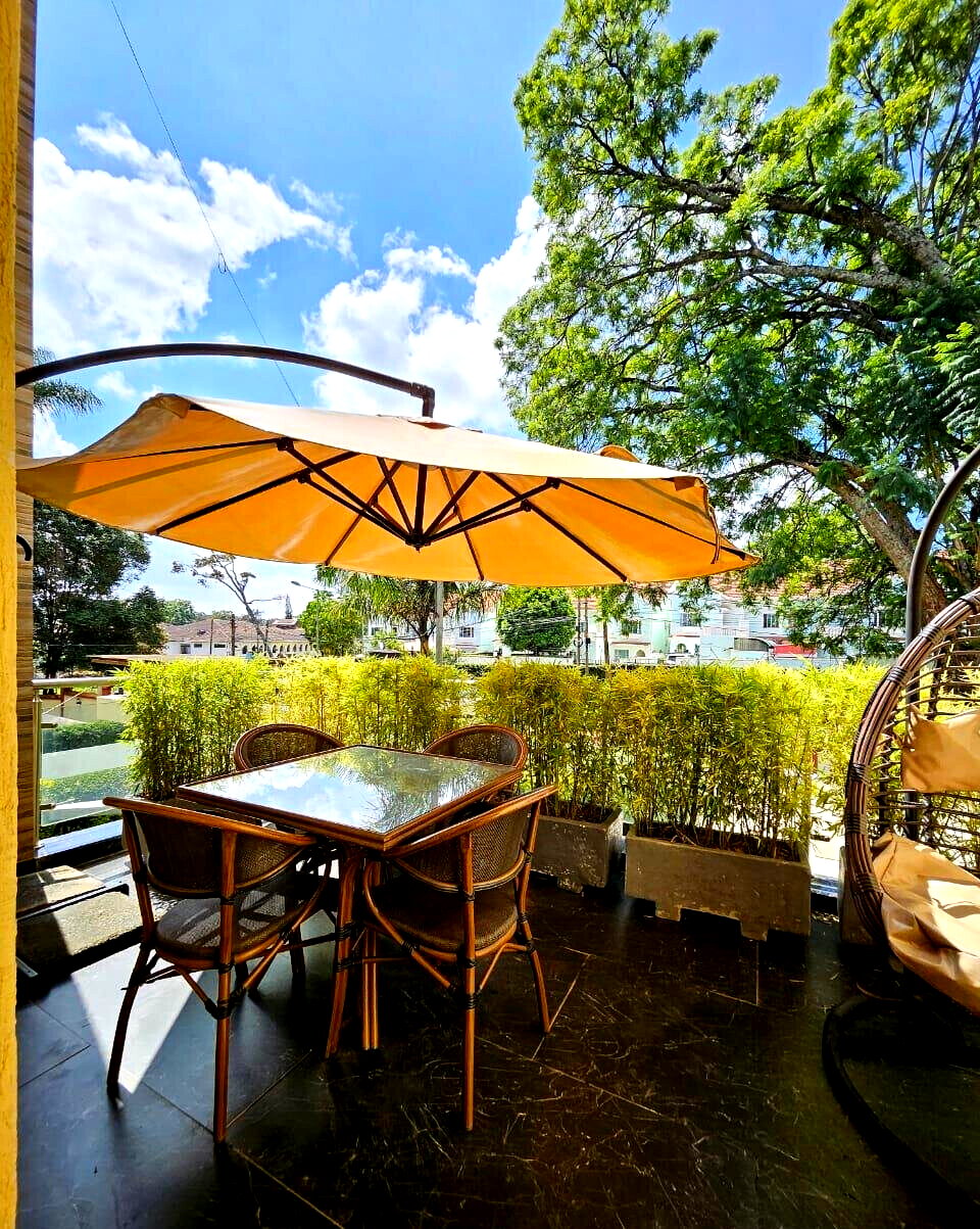 Algarve Villa with Jacuzzi & Electric Fireplace - Lavington