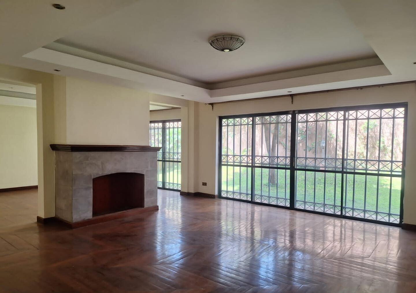 5BR All-Ensuite Townhouse with Fireplace & Staff Quarters - Lavington
