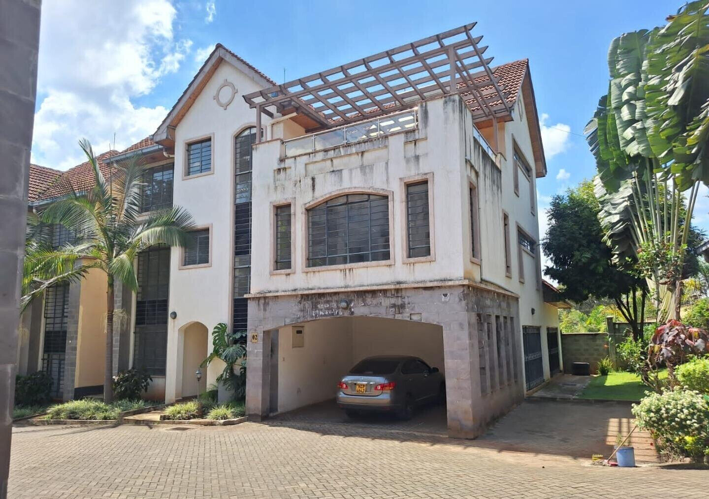5BR All-Ensuite Townhouse with Fireplace & Staff Quarters - Lavington