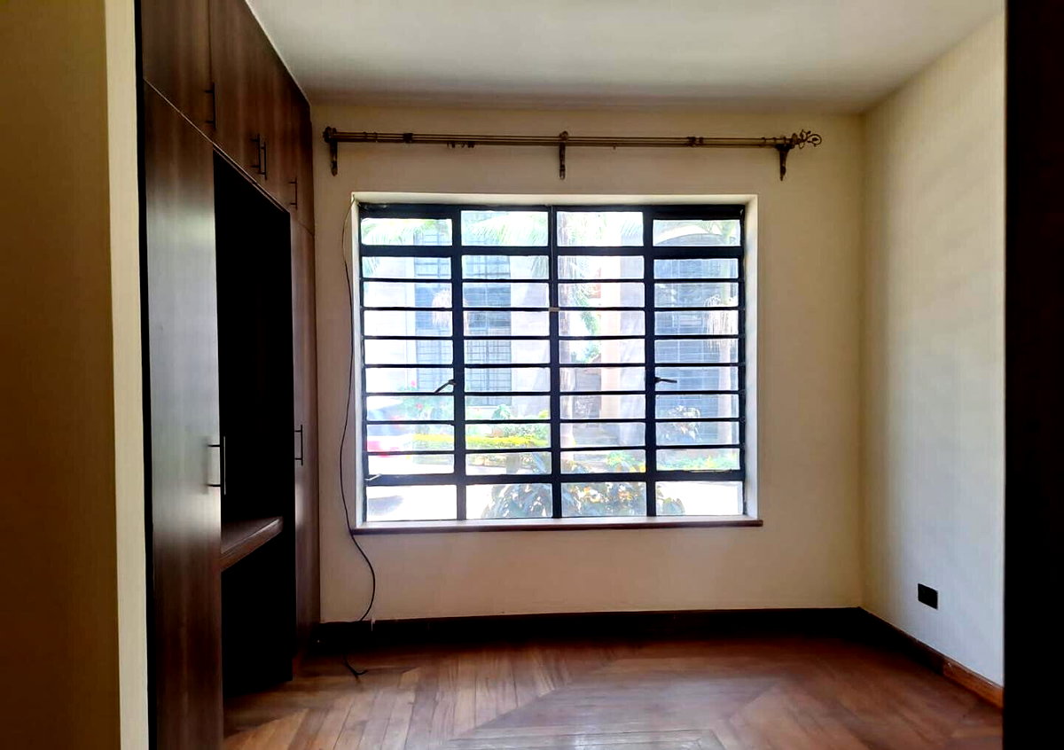 5BR All-Ensuite Townhouse with Fireplace & Staff Quarters - Lavington