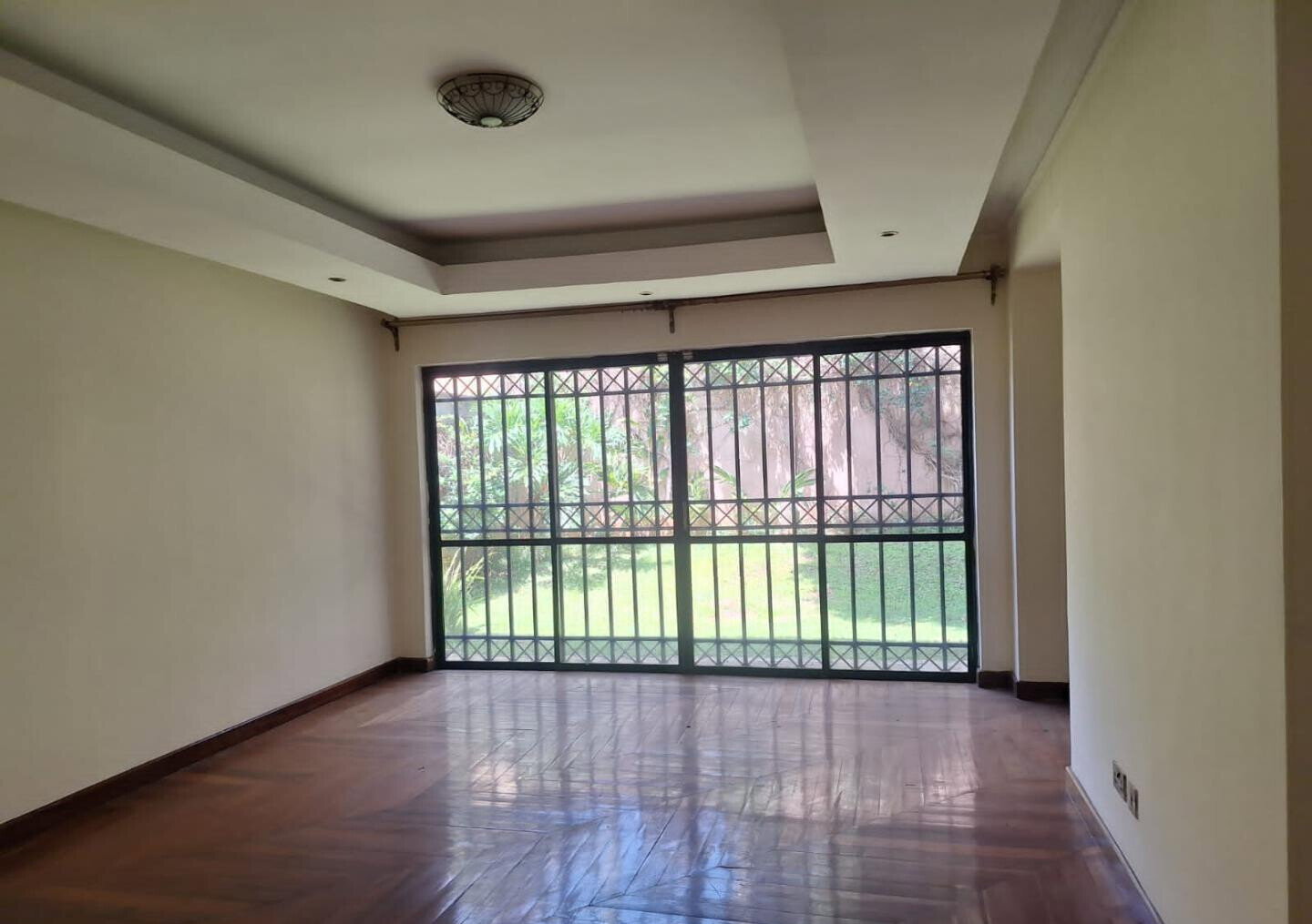 5BR All-Ensuite Townhouse with Fireplace & Staff Quarters - Lavington