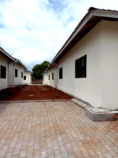 2bdrm Bungalow in Casurina, Malindi for sale - Image 2