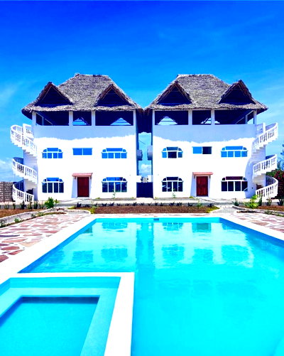 3BR All-Ensuite Villa with Pool, 1-Min Walk to Watamu Beach